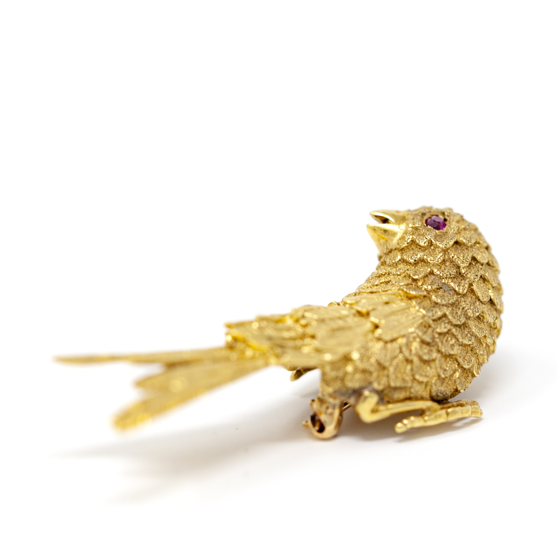 Exquisite Erwin Pearl 18K Yellow Gold Bird Brooch with Ruby Eyes - Image 3