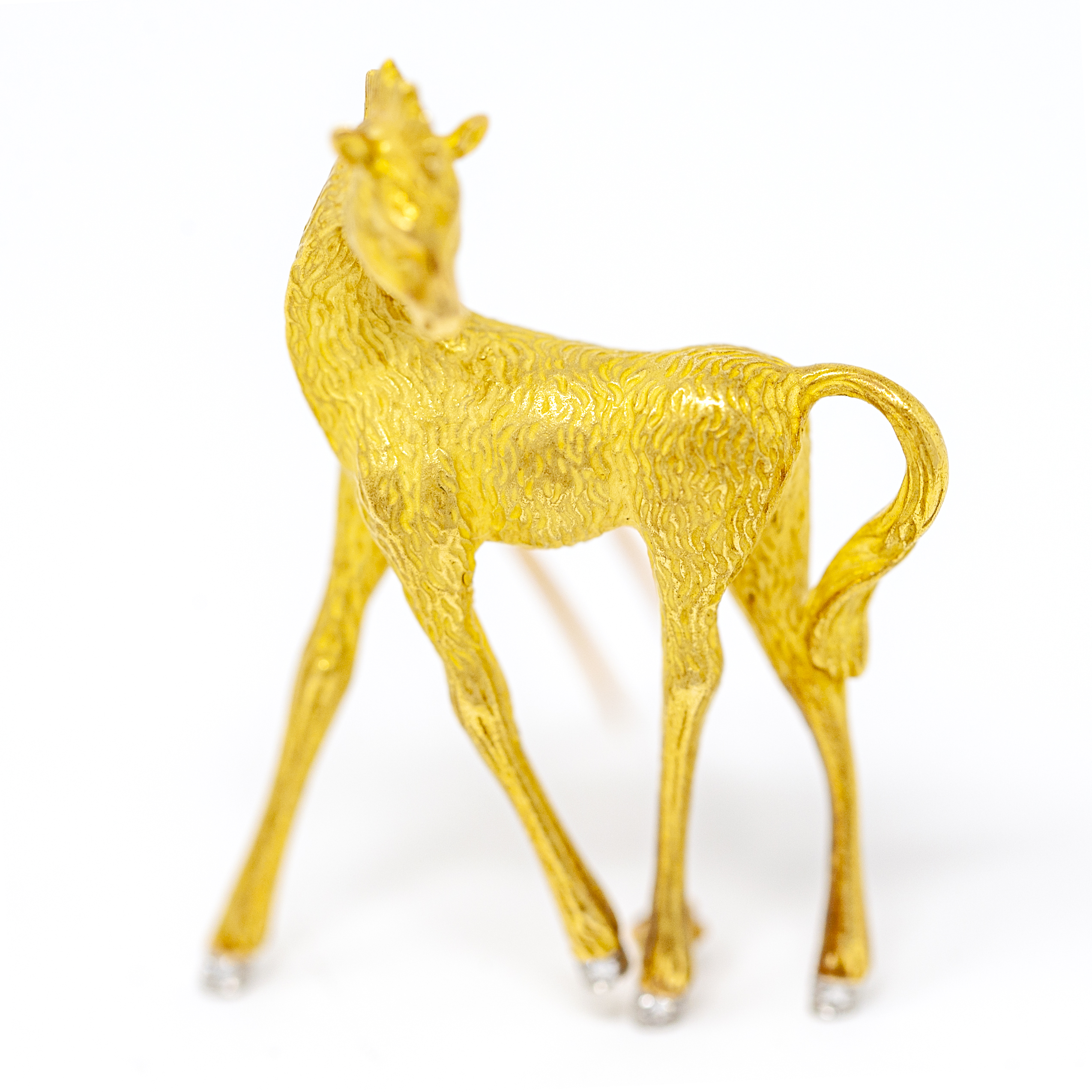Iconic French-Made 18K Yellow Gold Baby Giraffe Brooch - Image 3