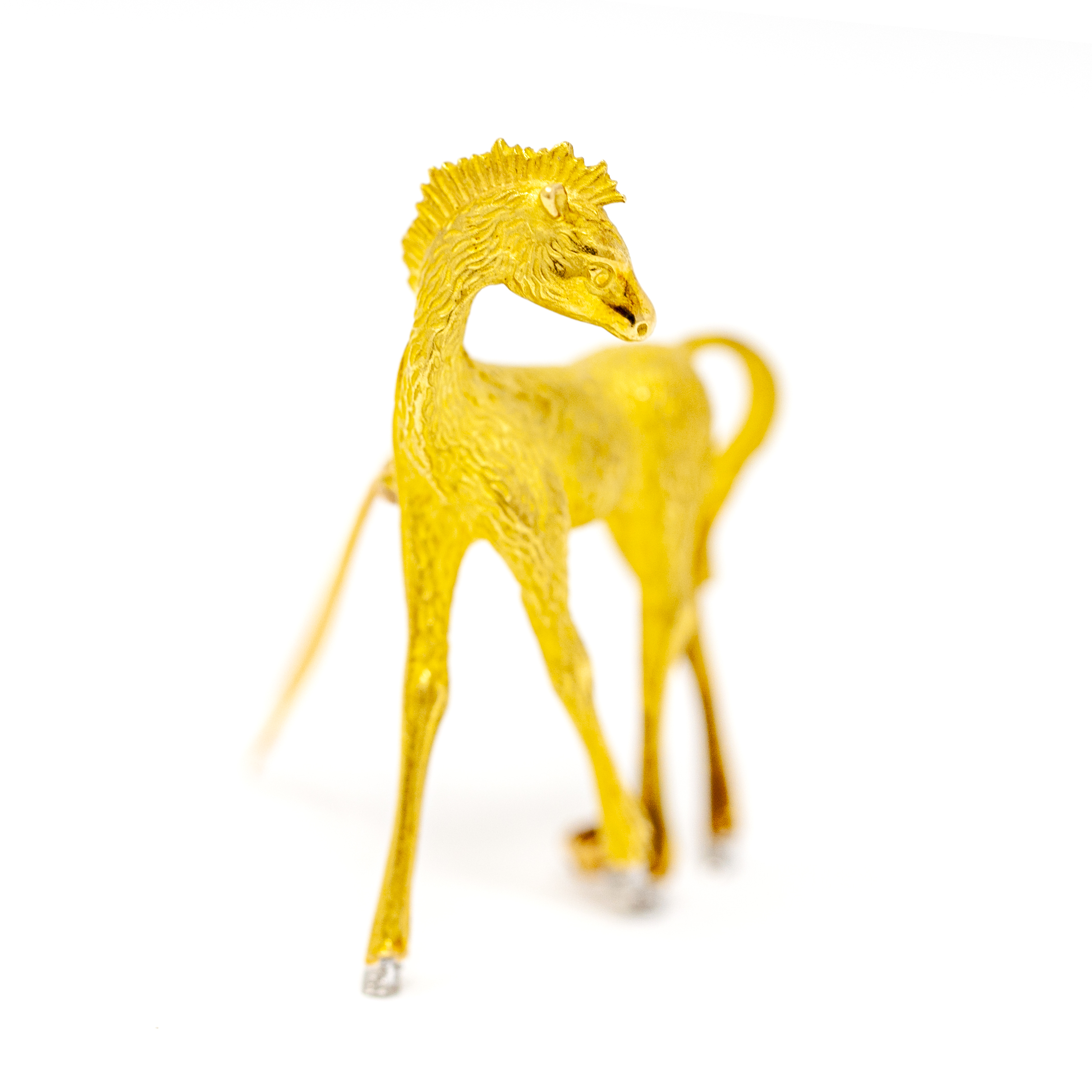 Iconic French-Made 18K Yellow Gold Baby Giraffe Brooch - Image 4