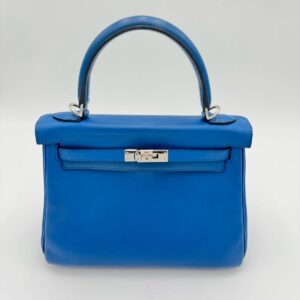 Hermès Kelly 25 in Vibrant Blue – Elegance in Every Detail