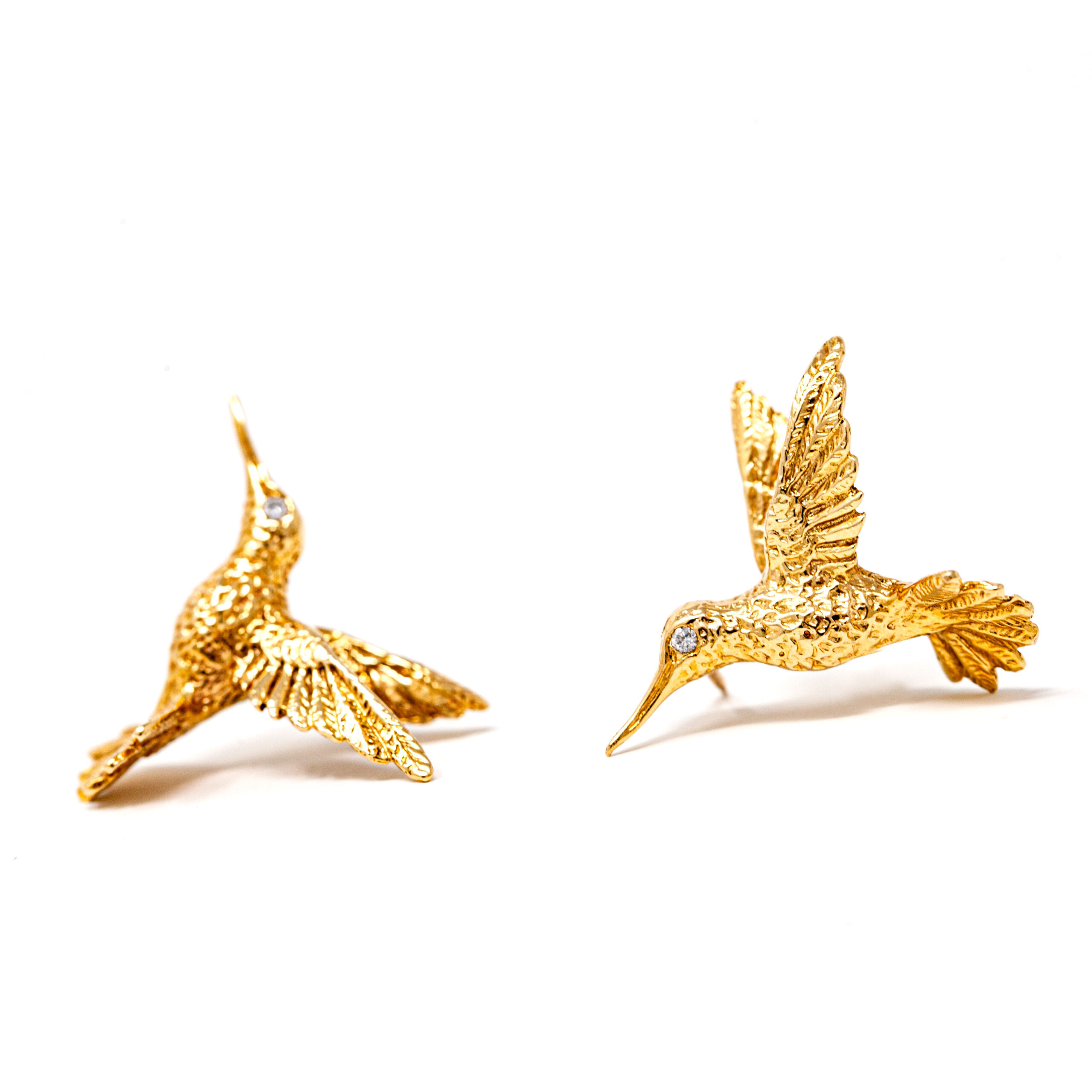 Pair of Vintage 14K Gold Hummingbird Brooches with Diamond Eyes - Image 2