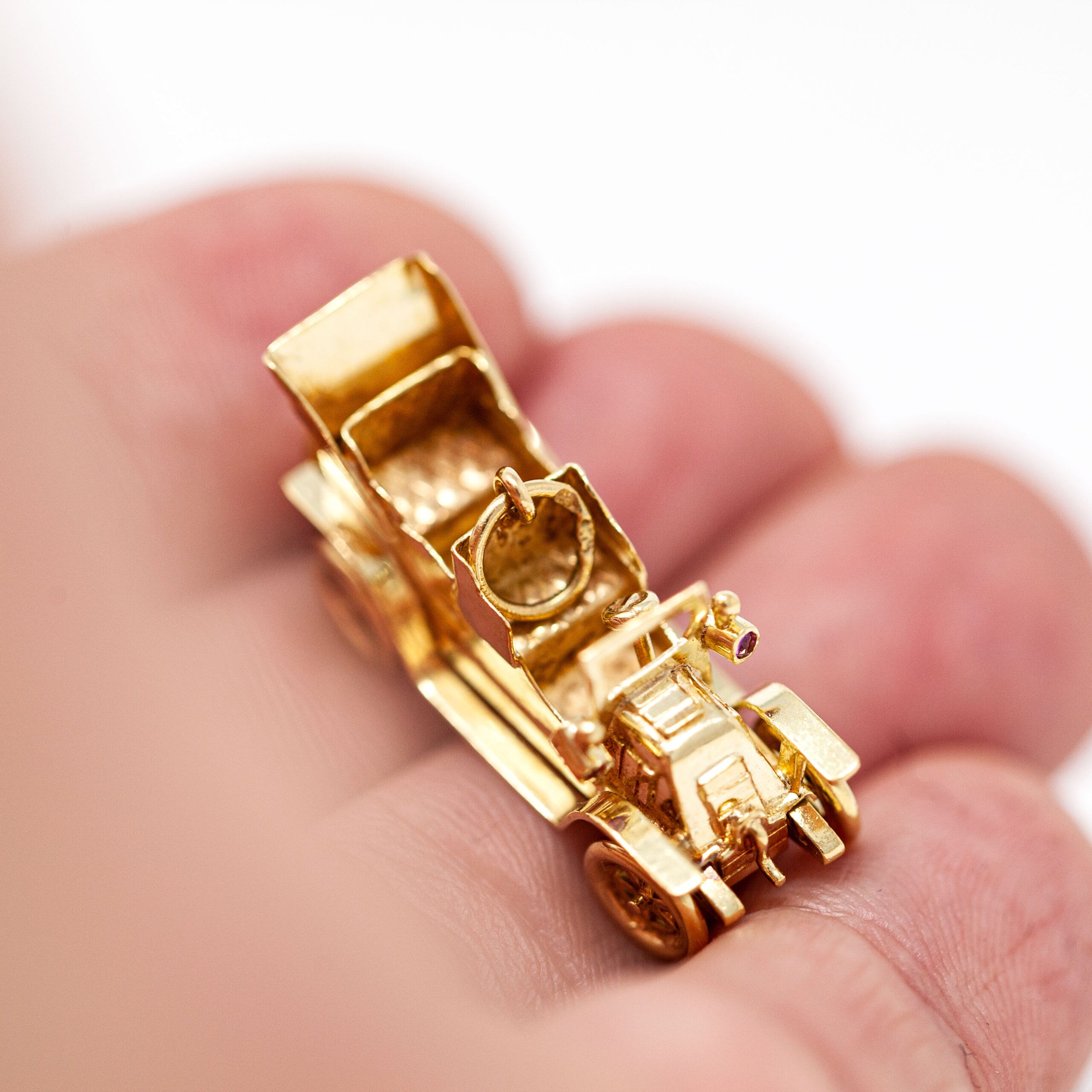 Vintage 18K Gold Antique Car Brooch with Pink Sapphire Headlights - Image 9