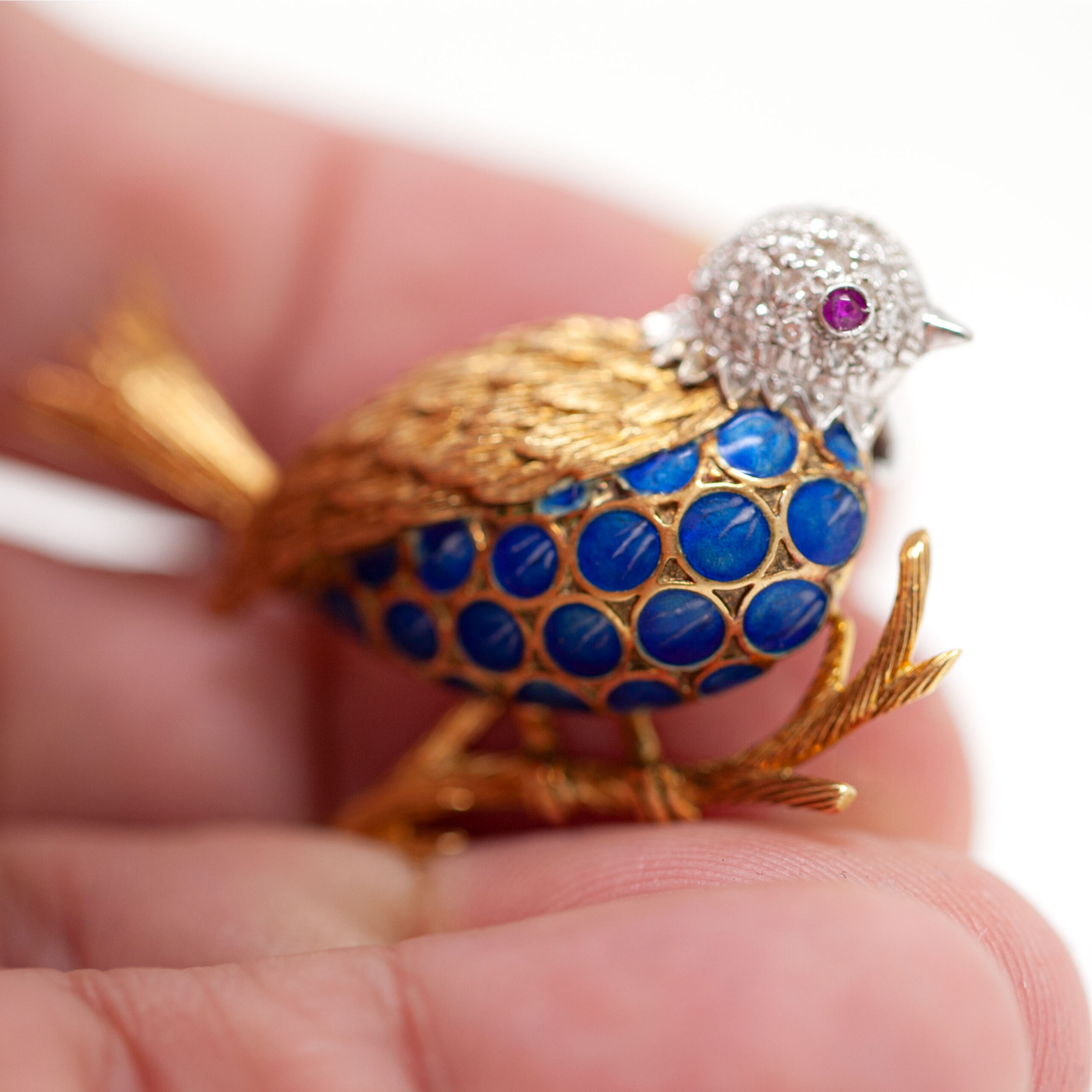 Vintage 18K Gold Bird Brooch with Blue Enamel Body and Ruby Eye - Image 2