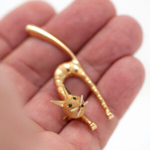 Vintage Italian 18K Gold Cat Brooch with Emerald Eyes and Ruby Nose
