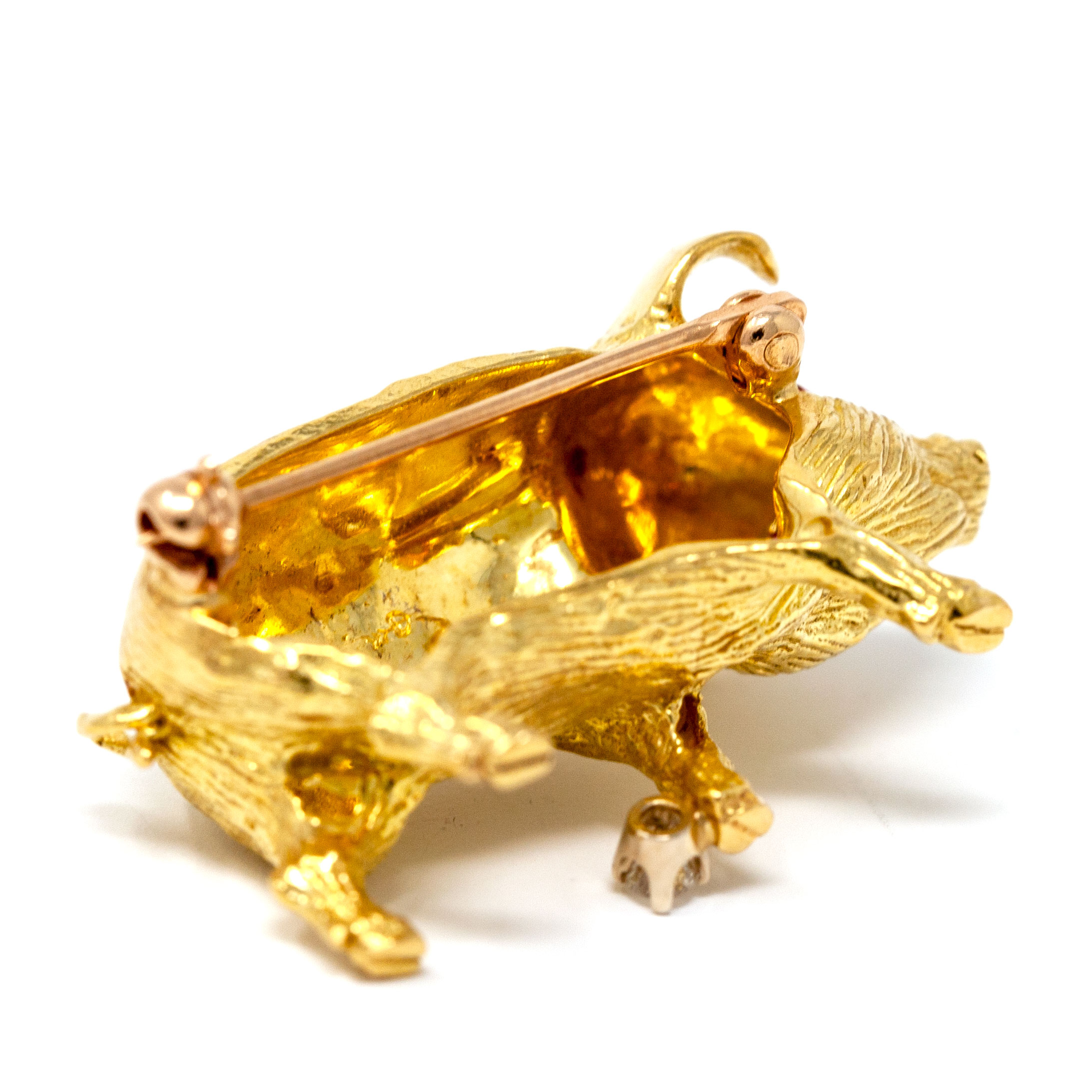 Italian Vintage 18K Gold Pig Brooch with Ruby Eye and Diamond Accent - Image 6
