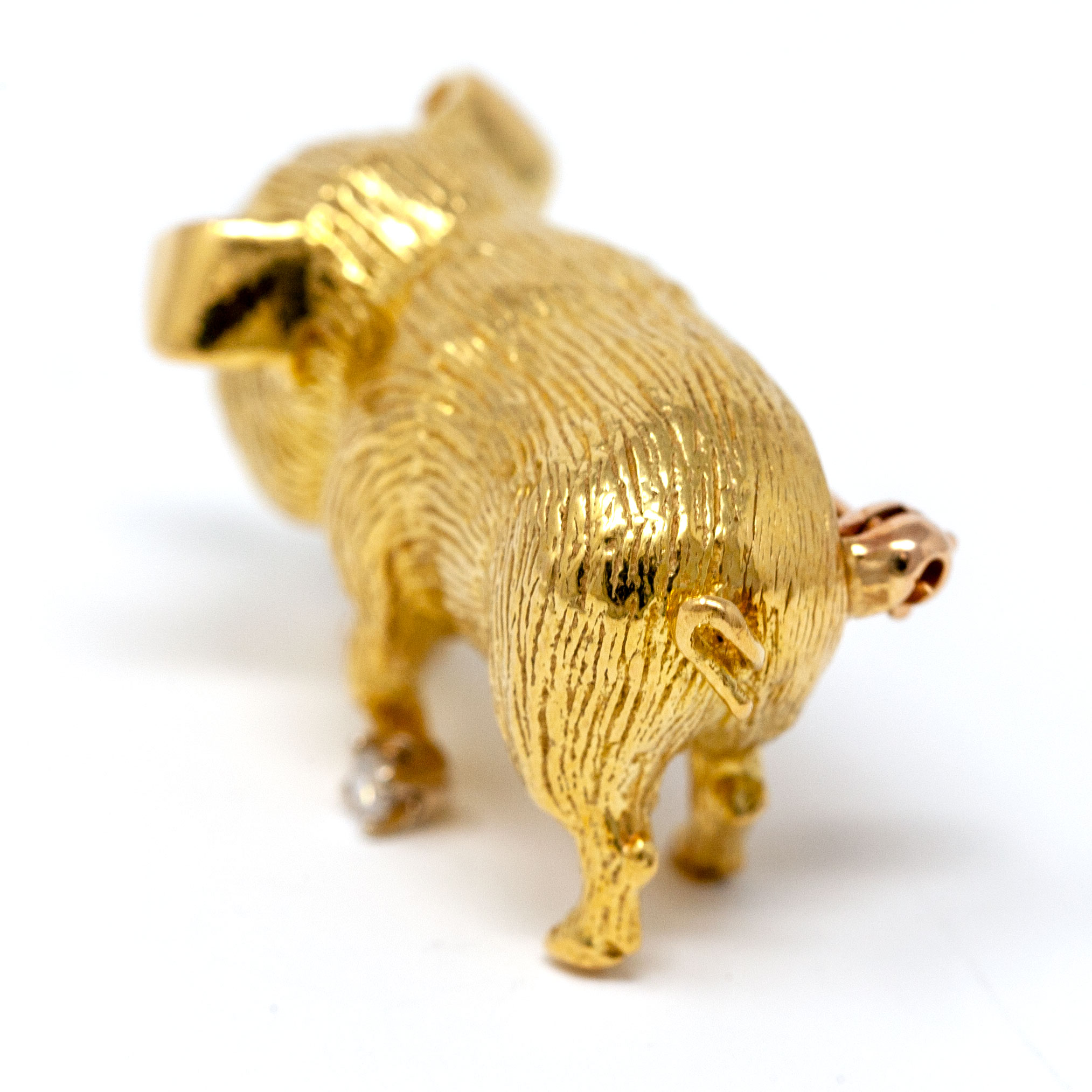 Italian Vintage 18K Gold Pig Brooch with Ruby Eye and Diamond Accent - Image 7