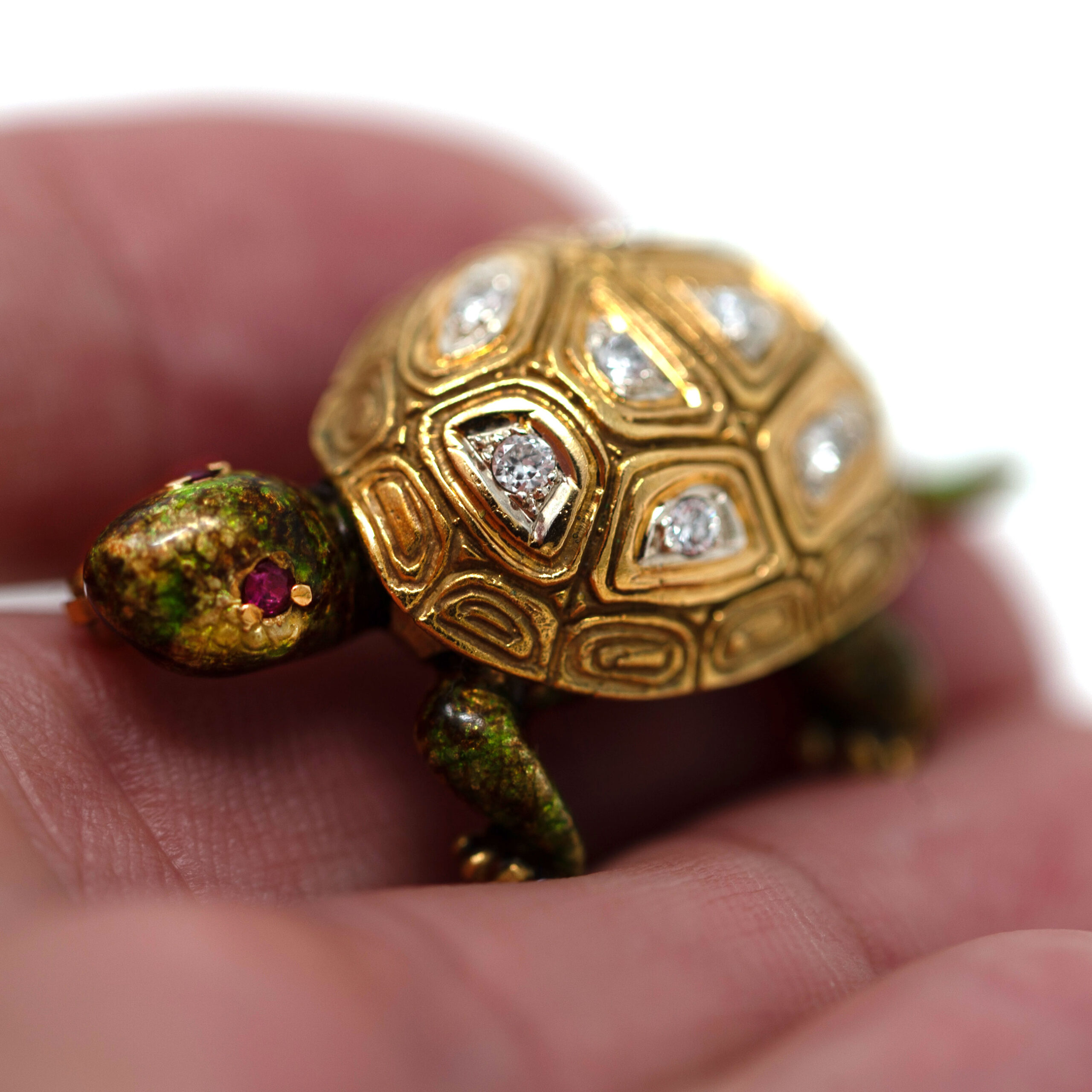 Vintage 18K Gold Diamond & Enamel Turtle Brooch – 12.8g – Ruby Eyes – Mid-Century Craftsmanship - Image 2