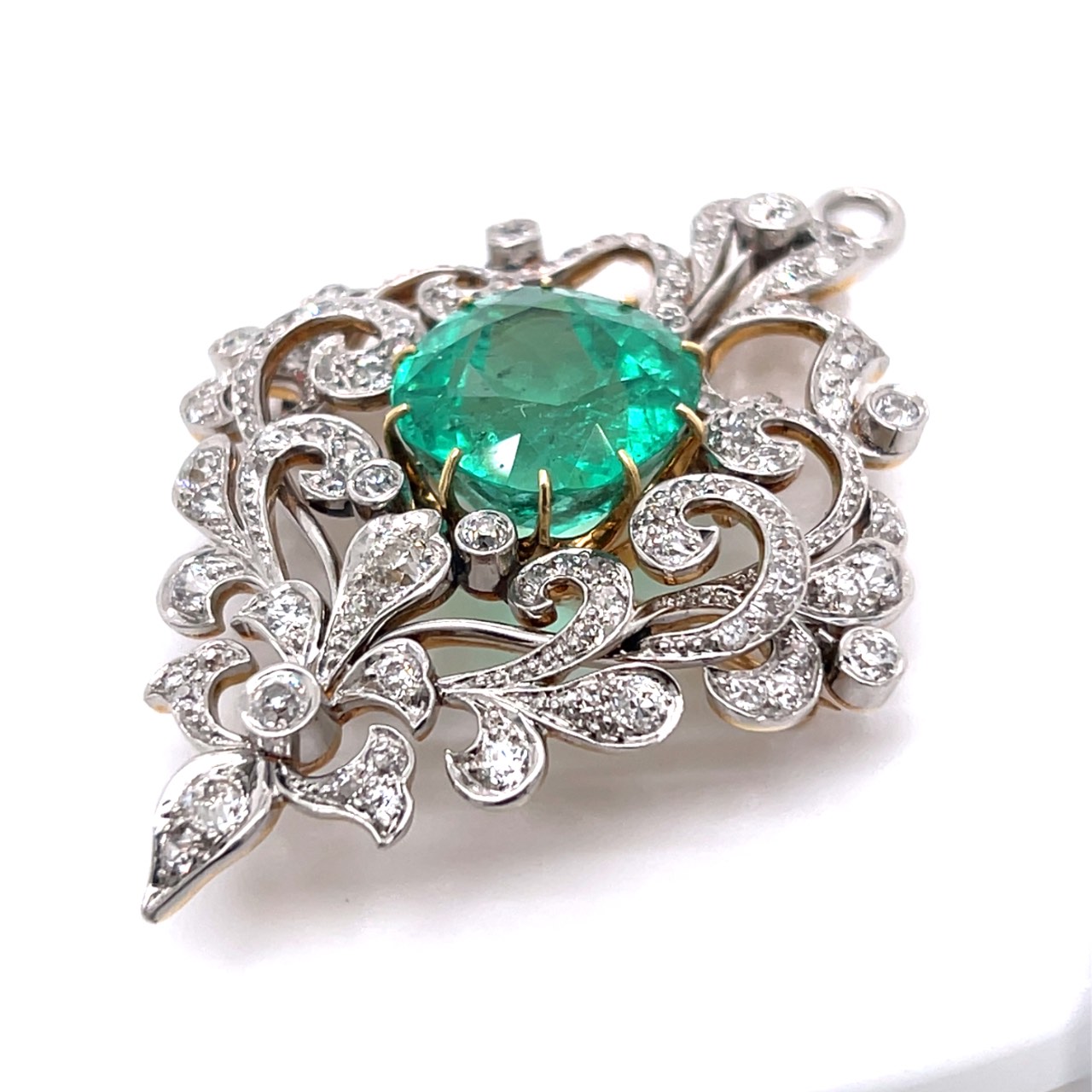 18K Yellow Gold & Platinum Top Colombian Emerald and Diamond Pendant/Brooch - Image 3